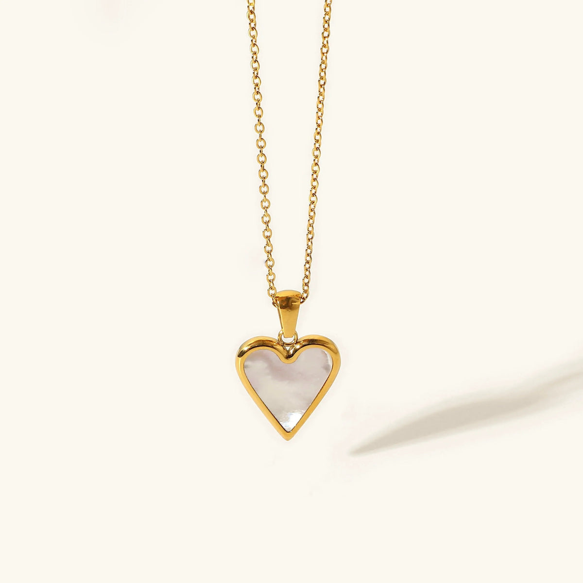 Blythe – Elegantes Herz-Collier