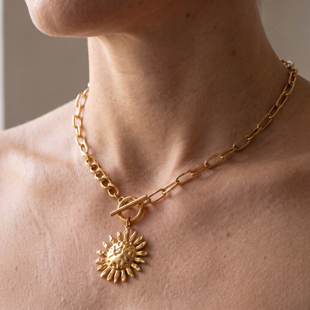 Milly – Auffällige Halskette mit goldener Sonnenblume