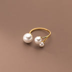 Clara – Anpassbarer Ring mit Süßwasserperle und Dreiecksform