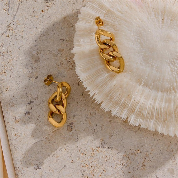 Lee - Ohrringe mit Kettendesign in Gold
