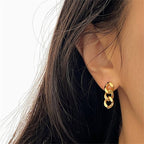 Lee - Ohrringe mit Kettendesign in Gold