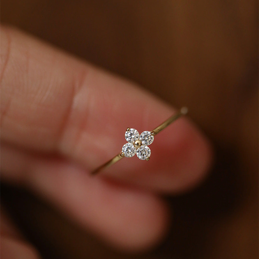 Mia – Ring mit Kleeblatt und Kristall