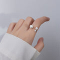 Clara – Anpassbarer Ring mit Süßwasserperle und Dreiecksform