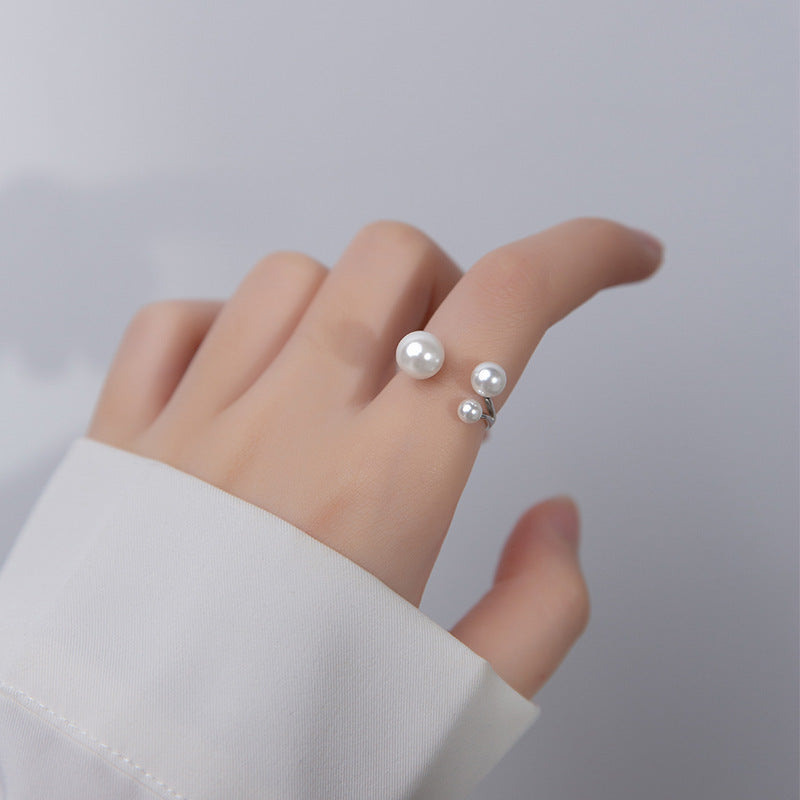 Clara – Anpassbarer Ring mit Süßwasserperle und Dreiecksform