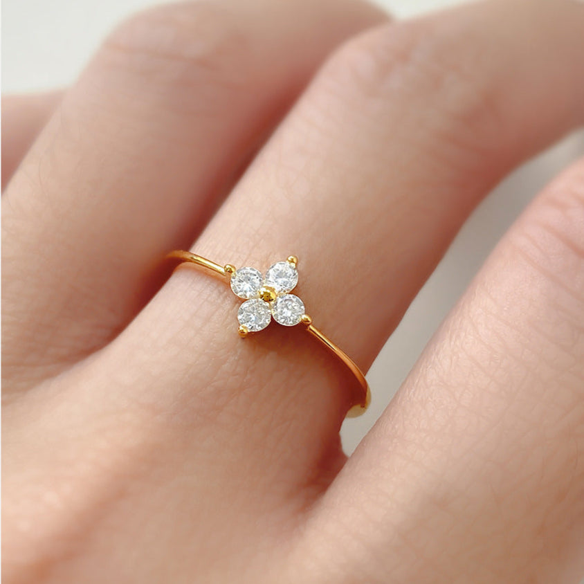 Mia – Ring mit Kleeblatt und Kristall