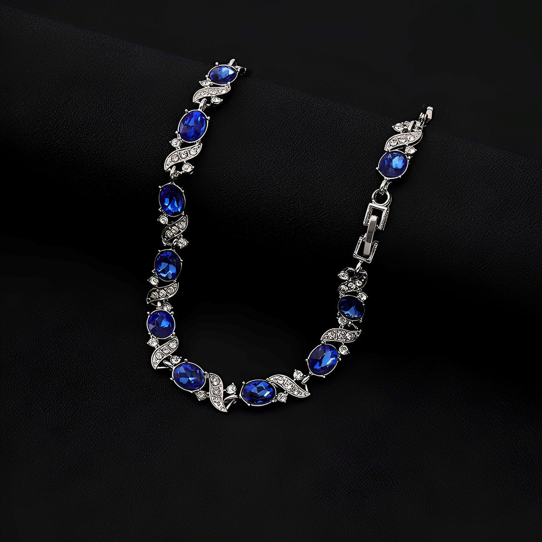 Carol – Stilvolles Goldenes Armband