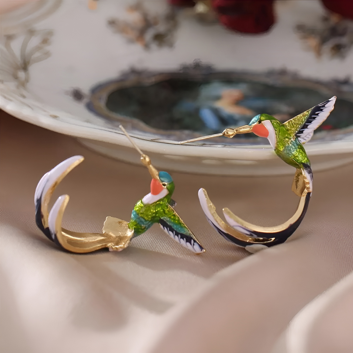 Lilou – Stilvolle Kolibri-Ohrringe