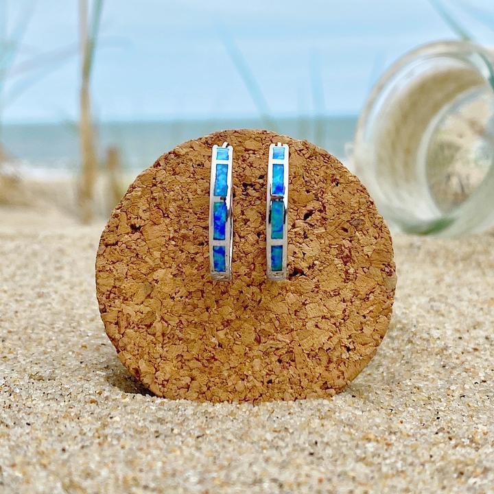 Naia – Ohrringe aus Silber und Opal mit Inspiration aus dem Meer
