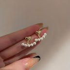 Avery – Ohrringe in Herzform aus Gold mit Perlen