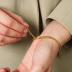 Livia – Schlangenarmband Gold Elegant
