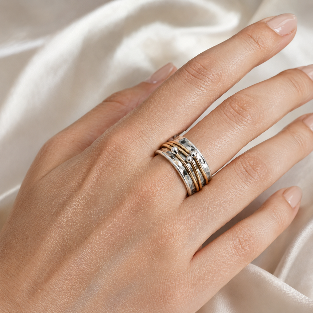 Strahlende Eleganz – Vintage Gold- und Silberring mit leuchtender Oberfläche