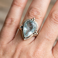 Jasmine – Vintage-Ring mit blauem Kristall