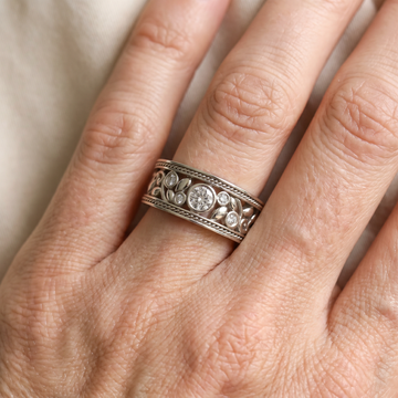 Dalia – Vintage-Ring mit strahlendem Detail