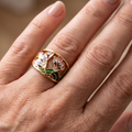 Cess – Emaillierter Goldring mit Blumen im Vintage-Stil