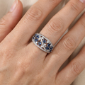 Julie – Vintage-Ring mit blauem Zirkon und goldenem Akzent