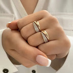 Emiko – Ring aus Gelbgold mit Strahlenden Steinen
