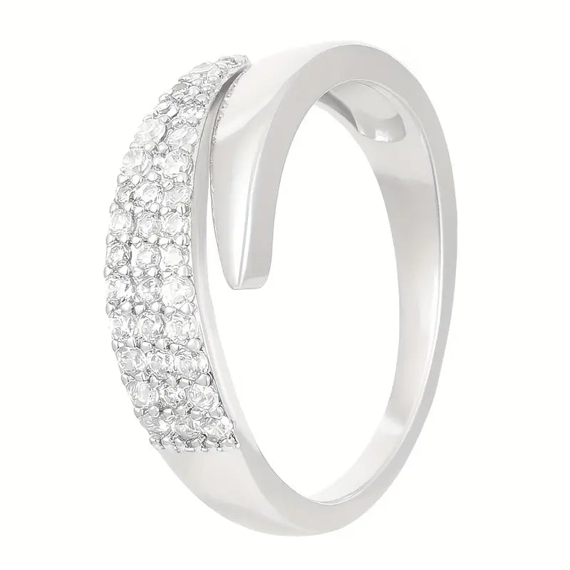 Emiko – Ring aus Gelbgold mit Strahlenden Steinen