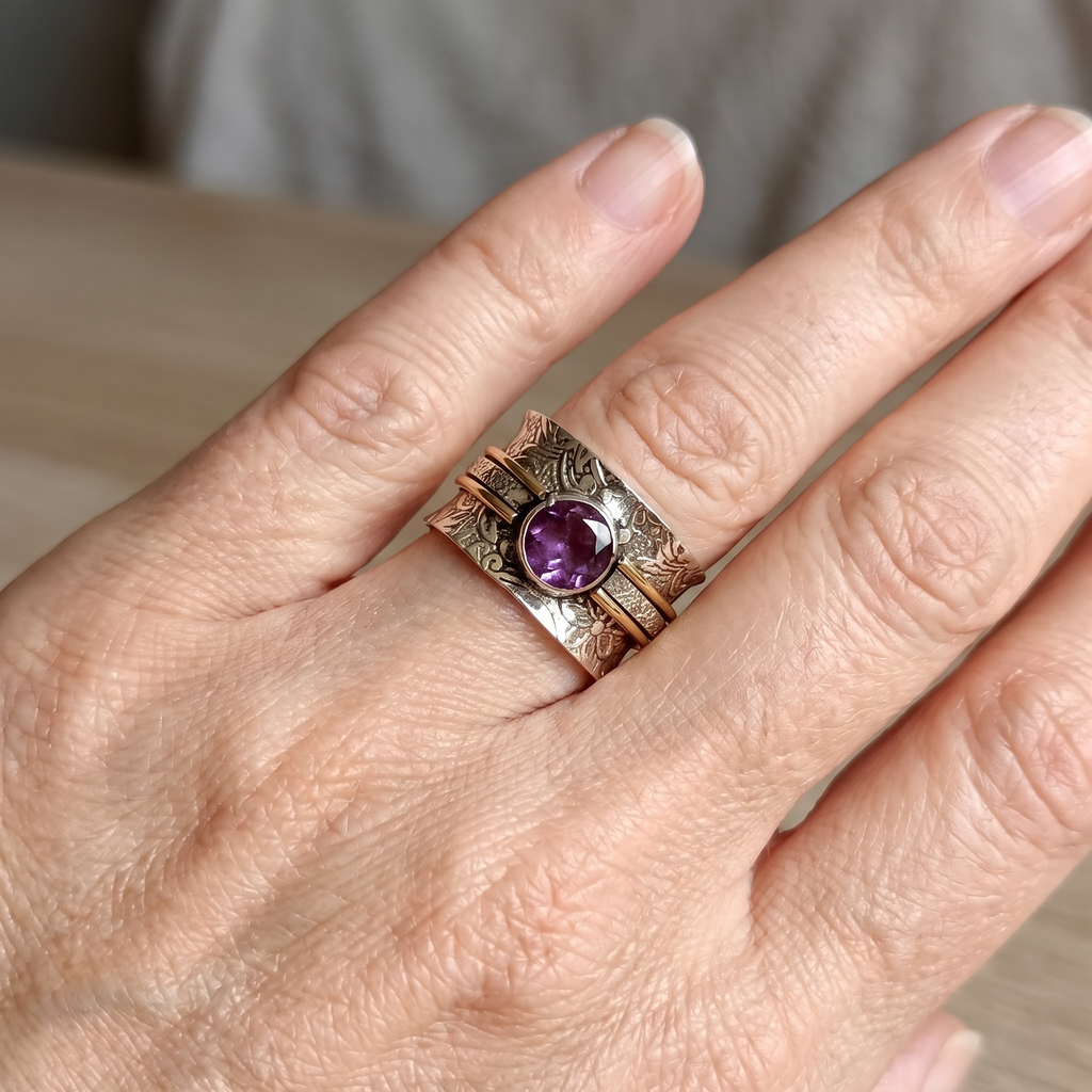 Elanya – Boho-Meditationsring mit Kristall