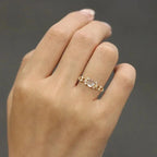 Sienna – Ring mit Mondstein Handgefasst