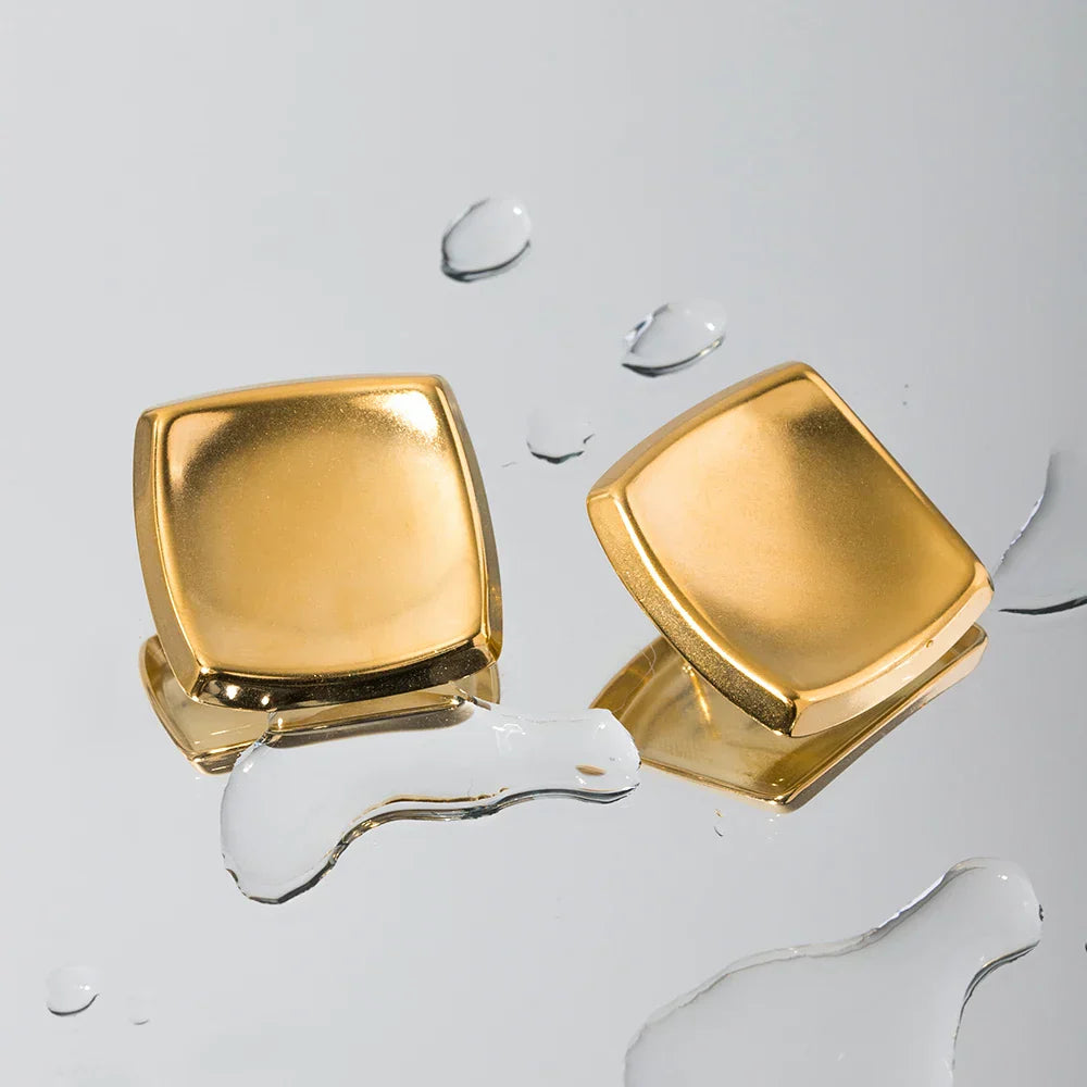 Poppy - Quadratische Ohrringe in Gold