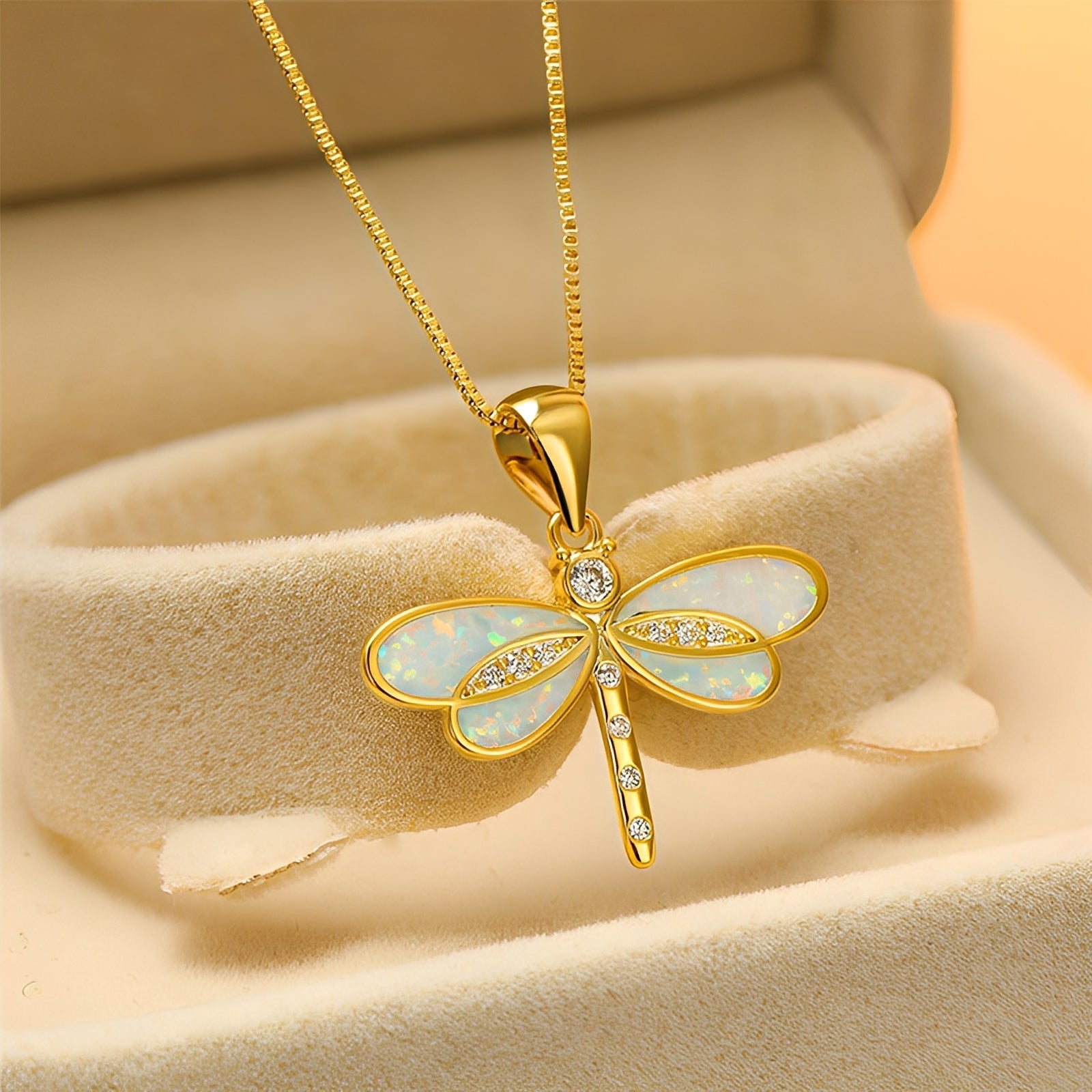 Priya – Halskette Libelle Gold mit Opal