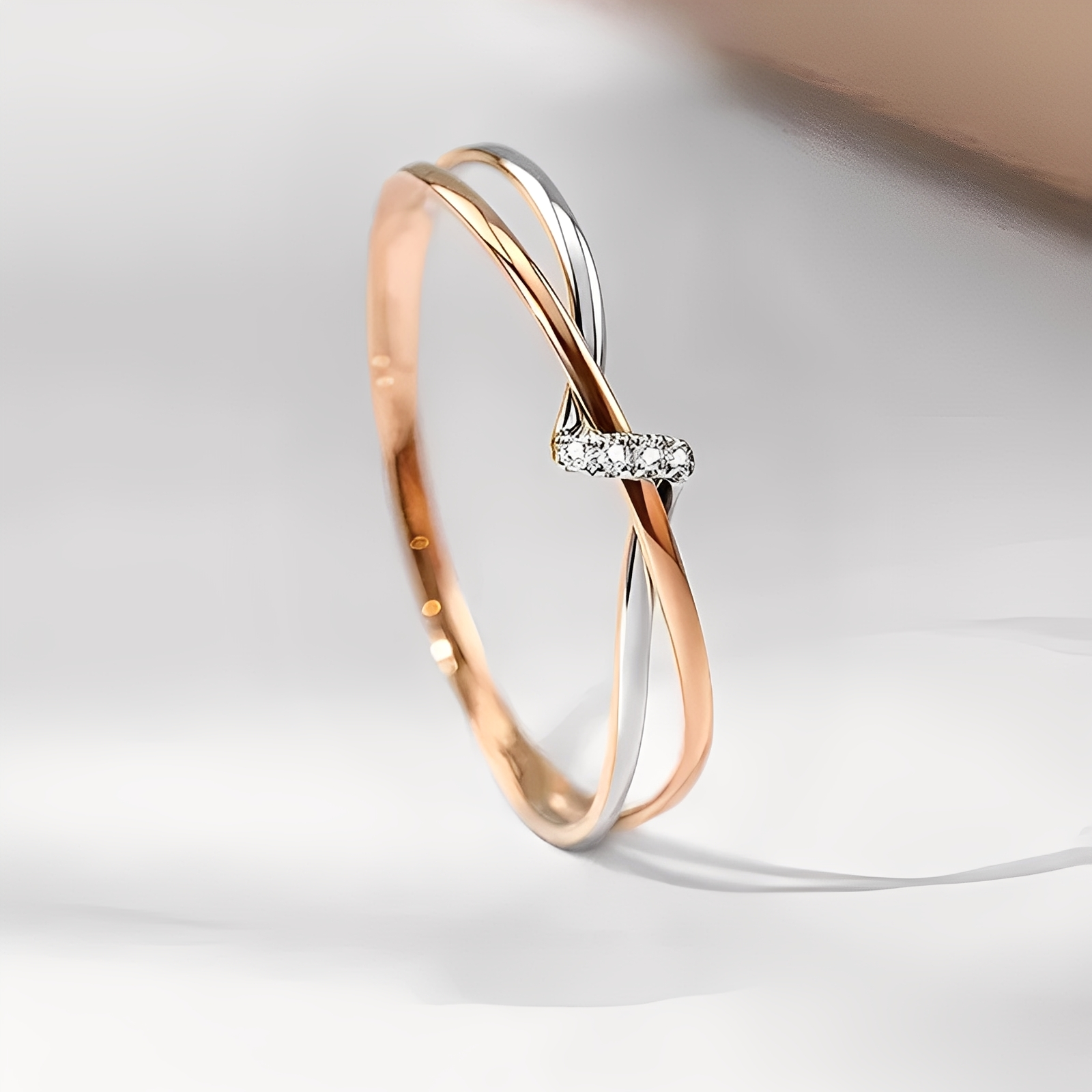 Eleane – Ring Unendlichkeit Zweifarbig Stilvoll