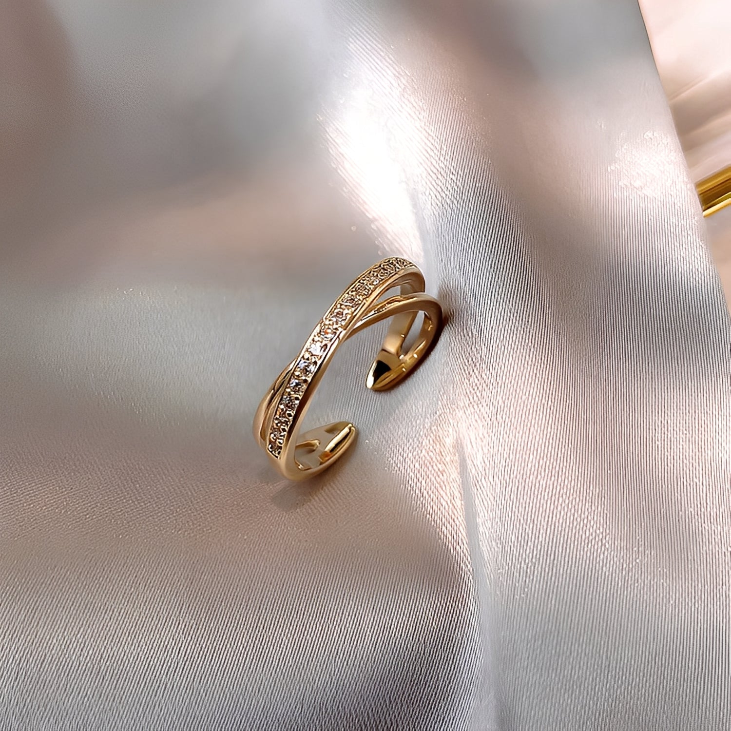 Cassia – Anpassbarer Ring aus Gold mit Zirkonia