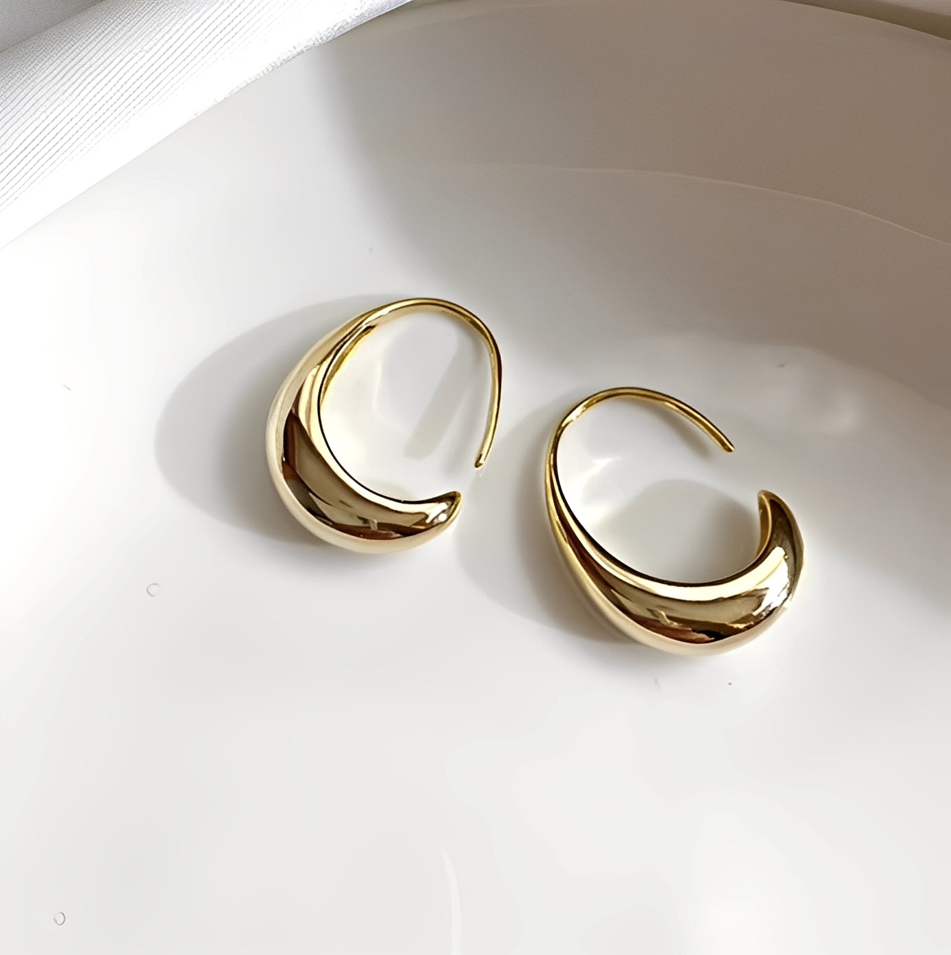 Zeinab – Goldene Kreolen-Ohrringe
