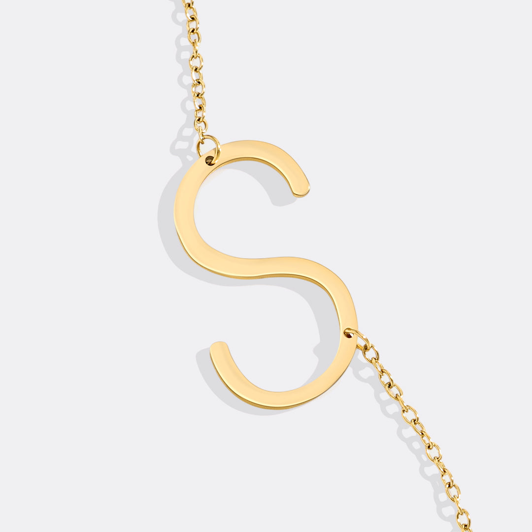 Inez – Halskette Initial Deklarativ