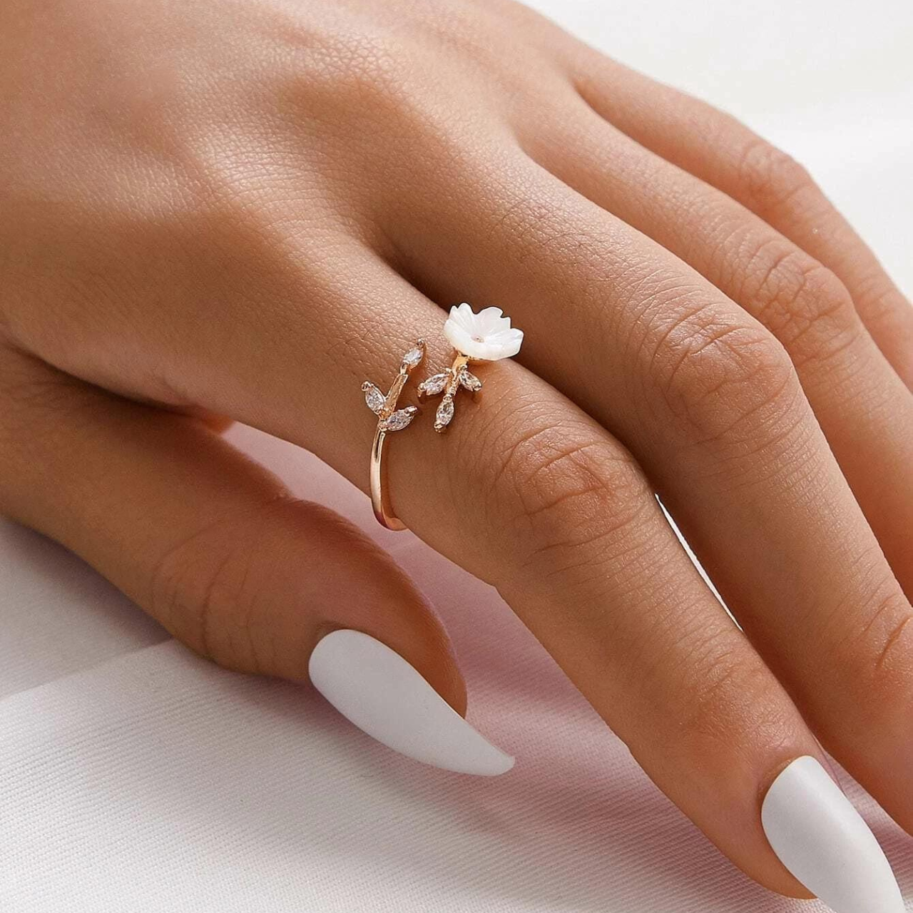 Wildblumenring - Muschel-Kristall-Blütenblatt-Ring