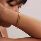 Dia – Skulpturales Armband aus Edelstahl