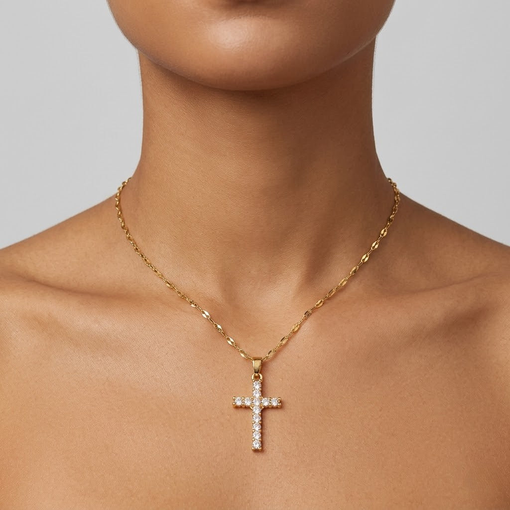 Noah – Vergoldete Kette mit Zirkonia-Kreuz
