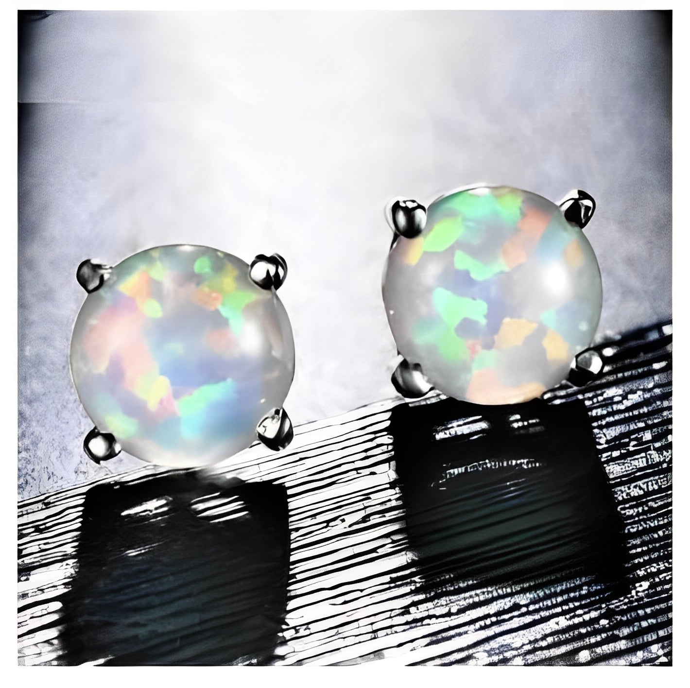 Camille – Stilvolle Stud-Ohrringe in Opal