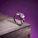 Mirella – Ring mit Regenbogen-Opal und Topas