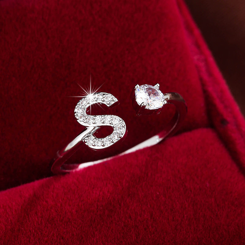 Nova – Moderner offener Ring mit Initiale