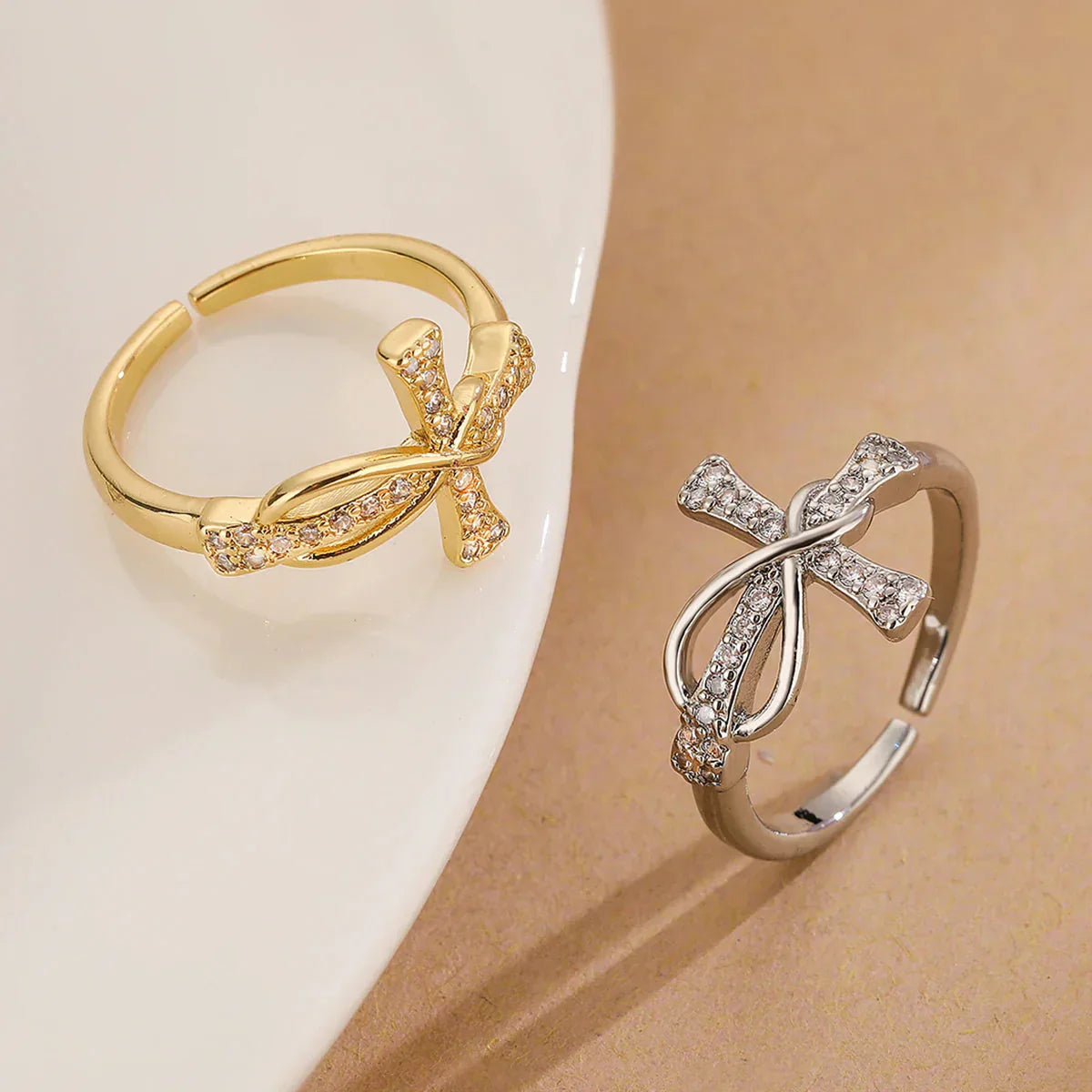 Eliane – Ring mit christlichem Kreuz aus Zirkon für Frauen