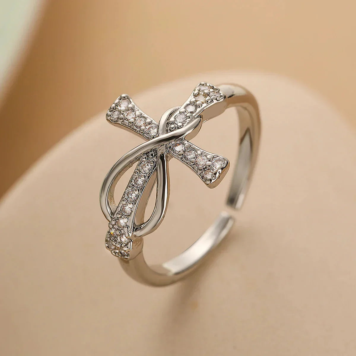 Eliane – Ring mit christlichem Kreuz aus Zirkon für Frauen
