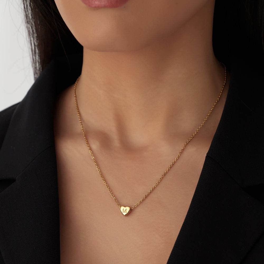 Amora – Herz Initialen Halskette in Gold