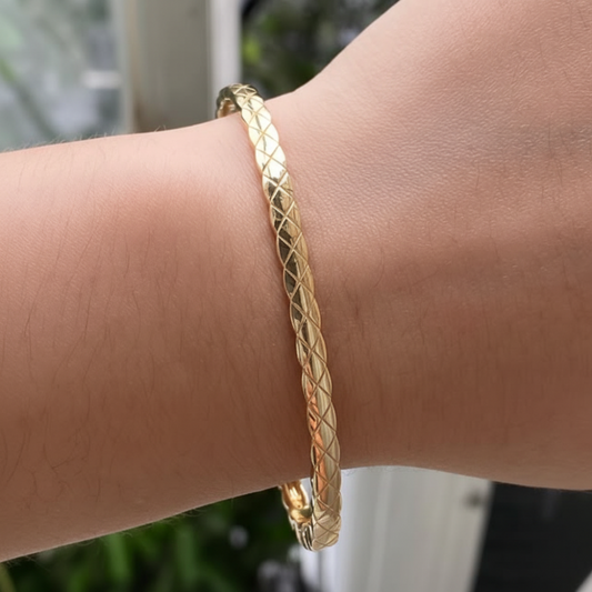 Goldener Struktur-Armreif