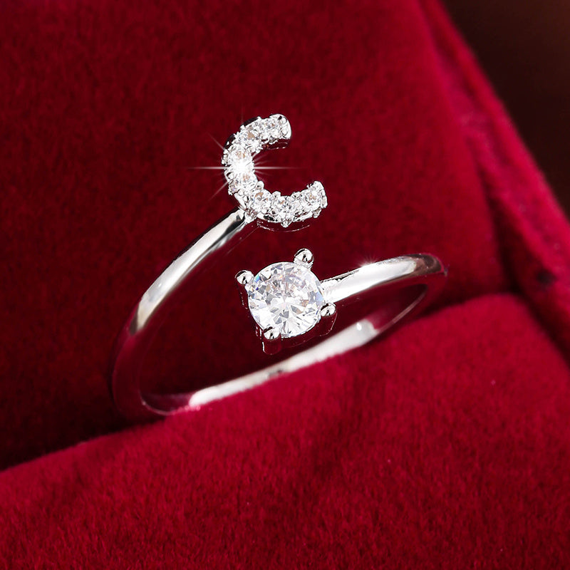 Nova – Moderner offener Ring mit Initiale