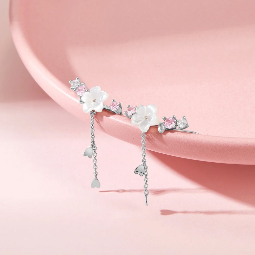 Ohrringe für Damen im Kirschblüten-Stil mit Hängenden Kettendetails