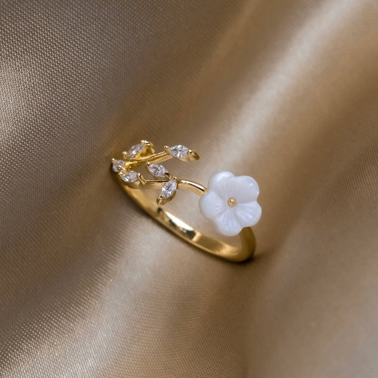Wildblumenring - Muschel-Kristall-Blütenblatt-Ring
