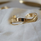 Liora – Strahlendes minimalistisches Armband