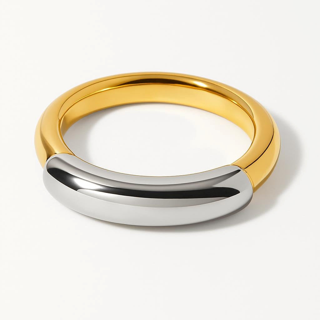Ciela – Zweifarbiger Ring aus Titanstahl mit 18K Vergoldung