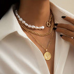Perlen- und Vintage-Anhänger-Kette - 3 Teile Anhänger und Perlenhalskette
