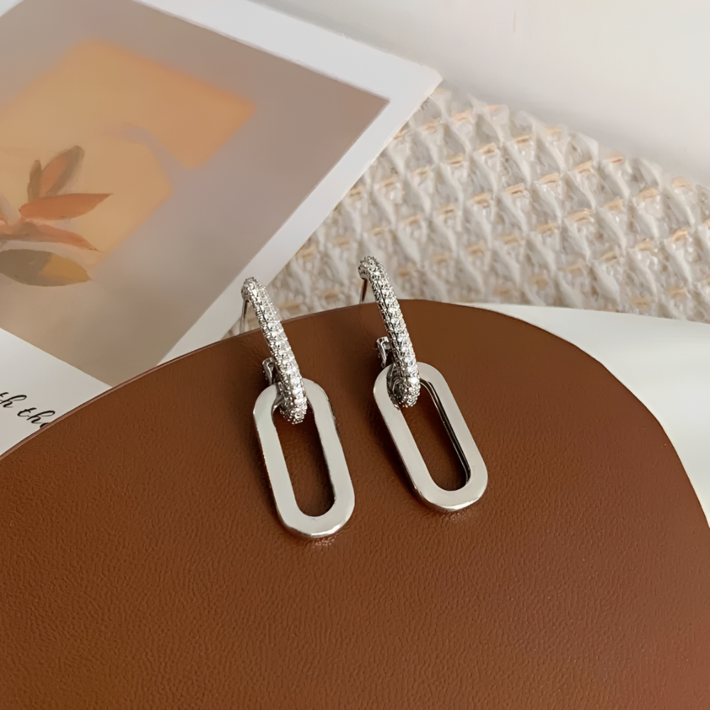 Damen Steckerohrringe mit doppeltem Loop-Design und Paperclip-Element