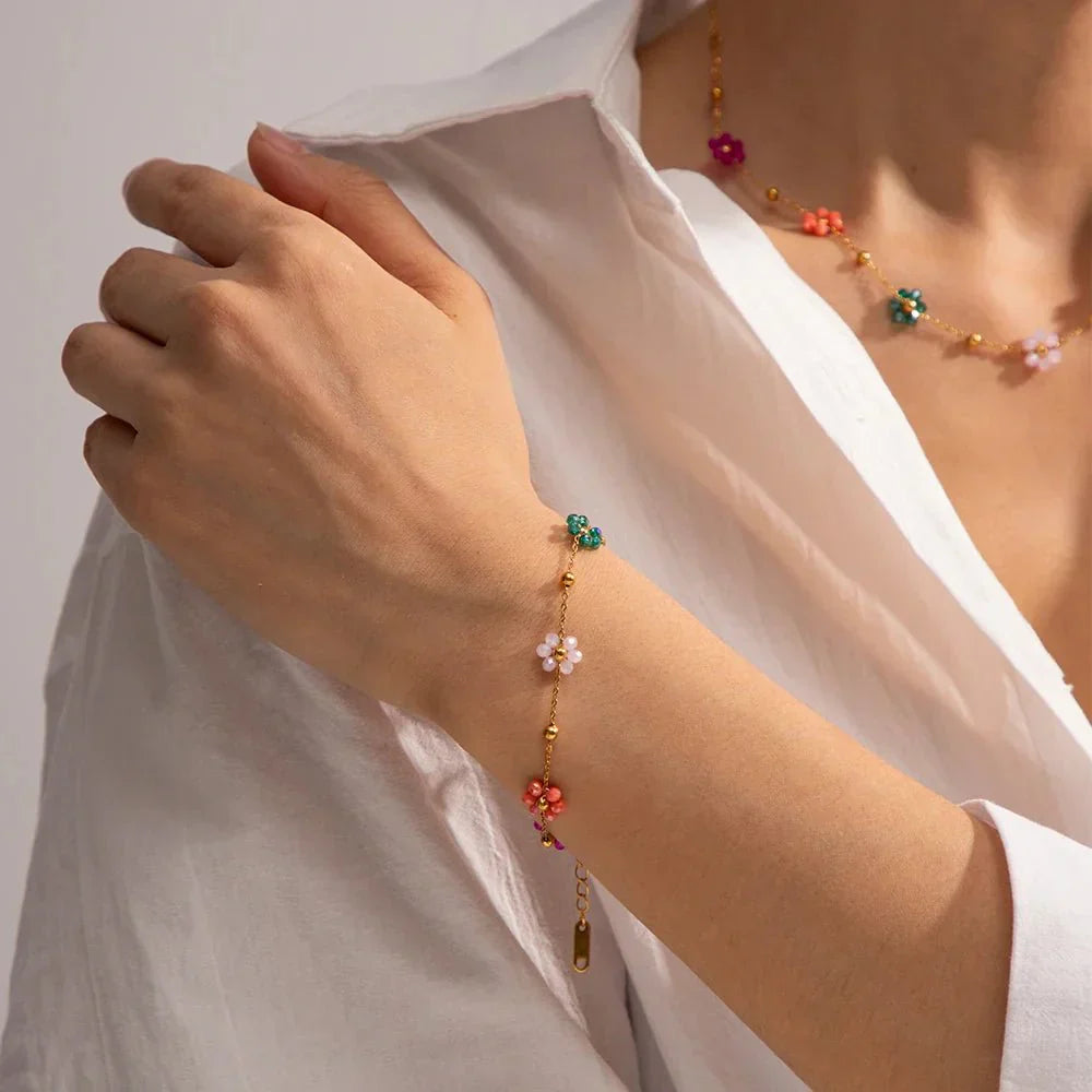 Eliane – Frühlingshafte Blütenaccessoires