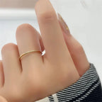 Alana – Zarter Ring mit gesprenkelten Diamanten