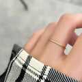 Alana – Zarter Ring mit gesprenkelten Diamanten