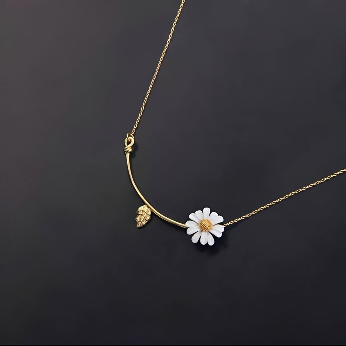 Azadeh - Blüten und Blatt Halskette